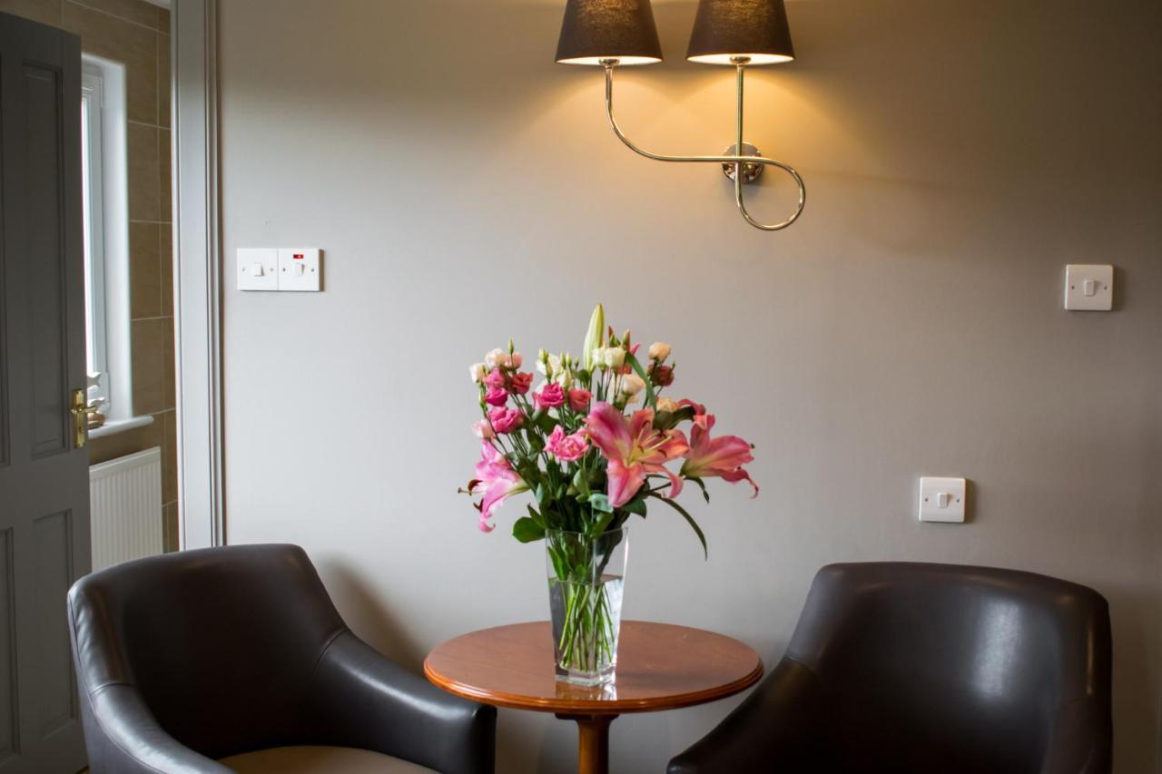 Landhaus Craigmhor & Courtyard Pitlochry