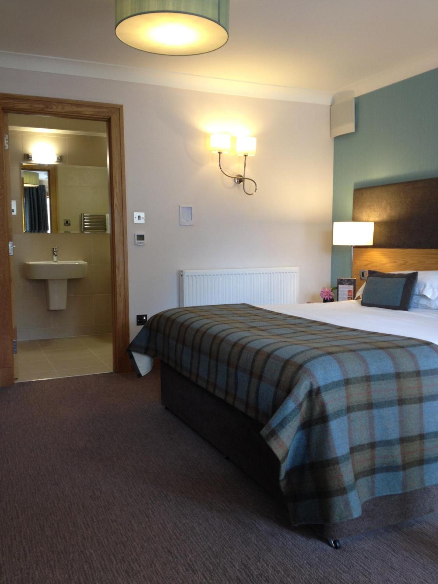 Landhaus Craigmhor & Courtyard Pitlochry