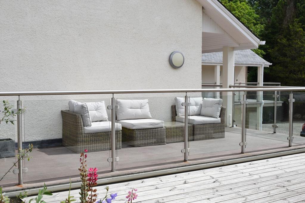 Landhaus Craigmhor & Courtyard *