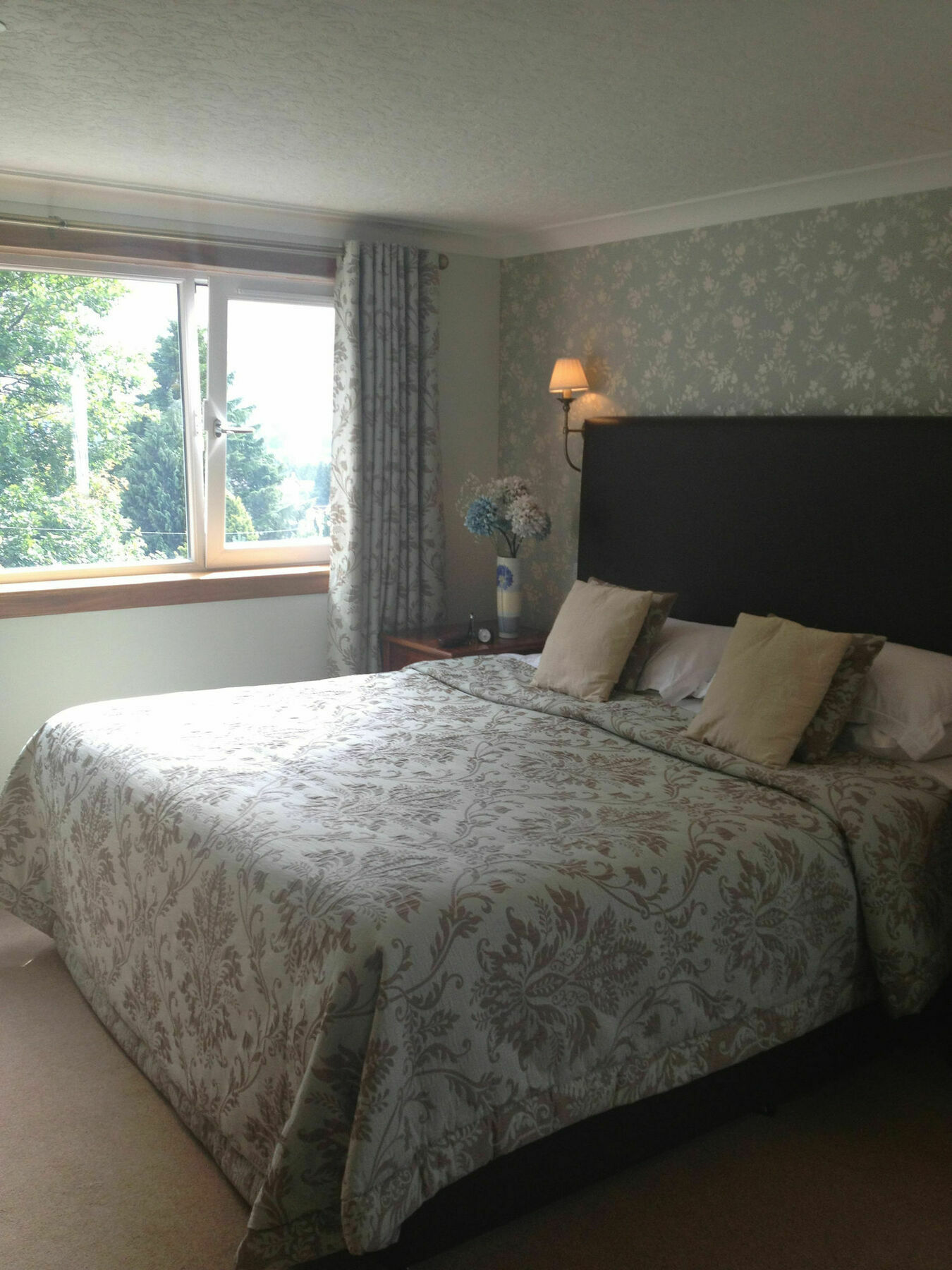 Craigmhor & Courtyard * Pitlochry